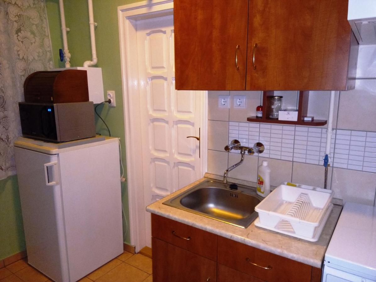 Szivarvany Apartman Gyula Luaran gambar