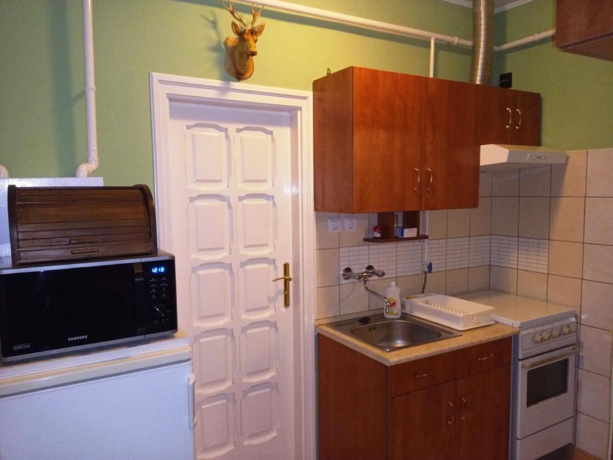 Szivarvany Apartman Gyula Luaran gambar